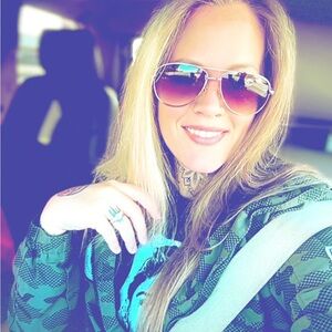 Meet your Posher, Tierra